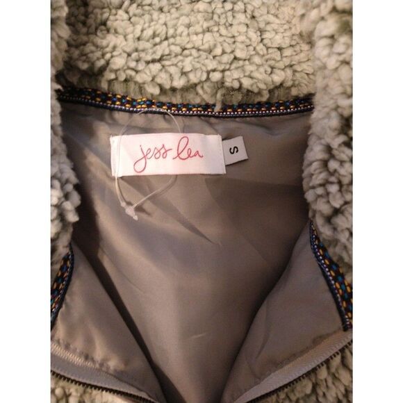 Jess Lea outdoorsy Logan look  faux fur polyester vest light green small - Picture 10 of 11